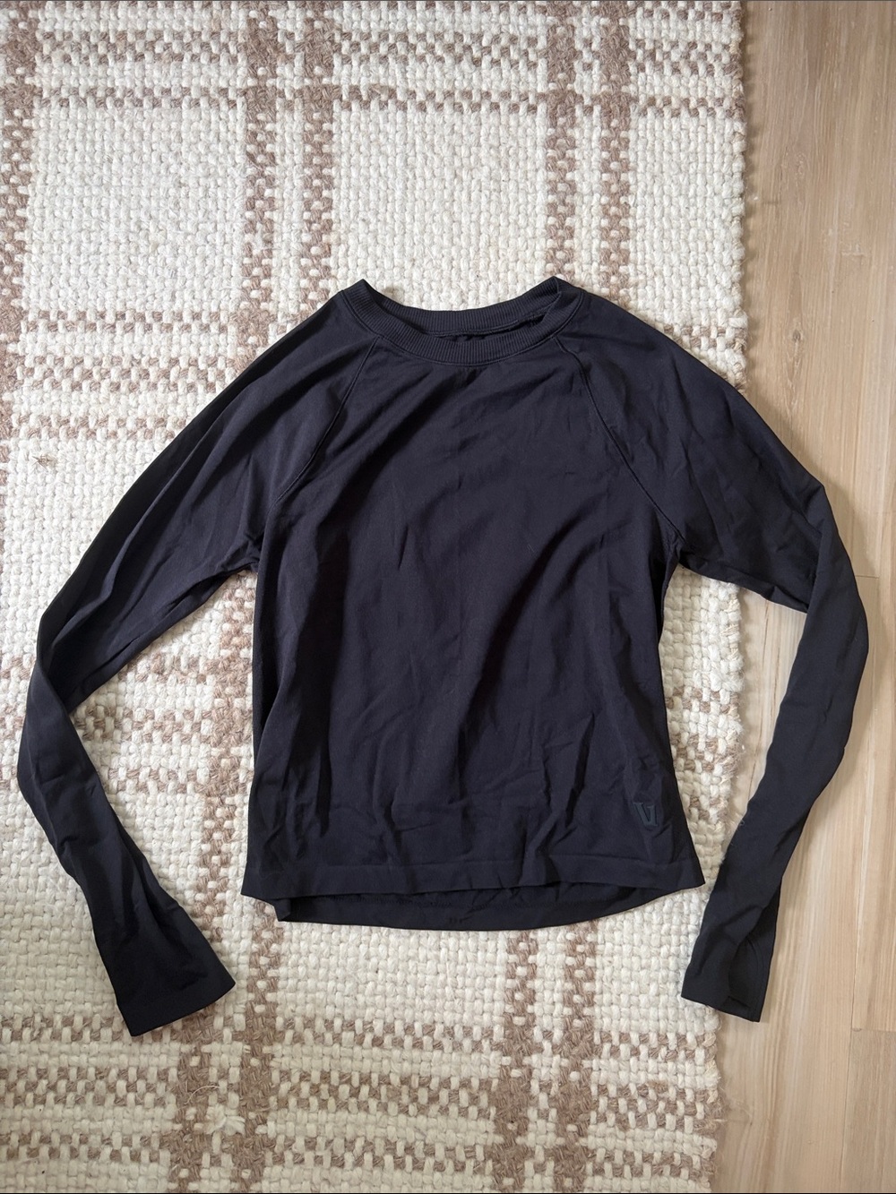 Vuori Womens Long Sleeve Seamless Surge Tee Black